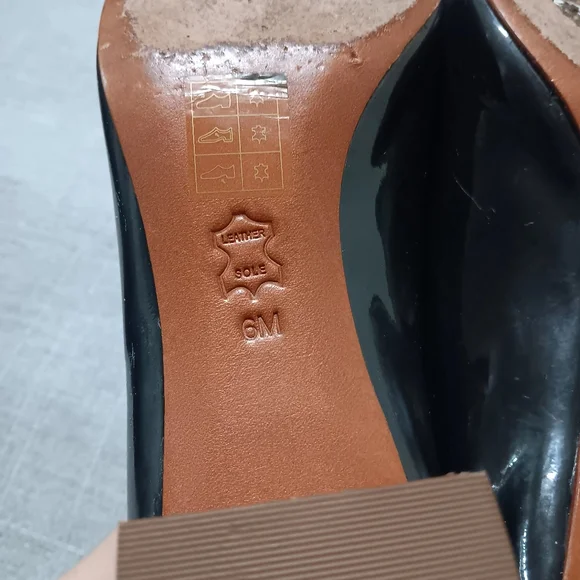 Tory Burch T Ring Black Patent Leather  Ballet Flats 6 M - Picture 10 of 12